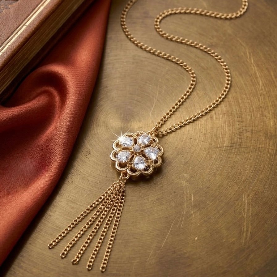 Кулон Золотой цветок с кристаллами и кисточкой ✨