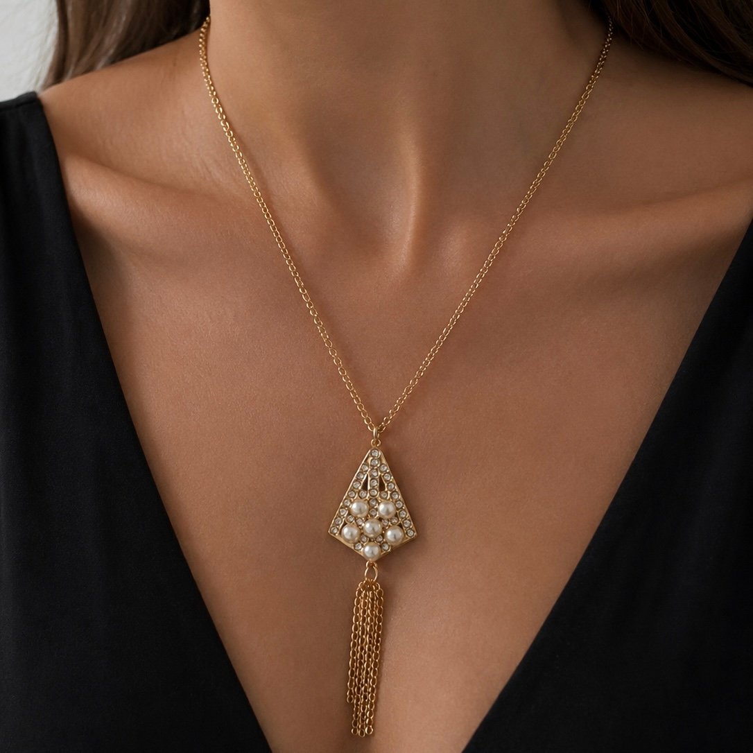Кулон Жемчужная геометрия — роскошный акцент для вечернего образа 💎